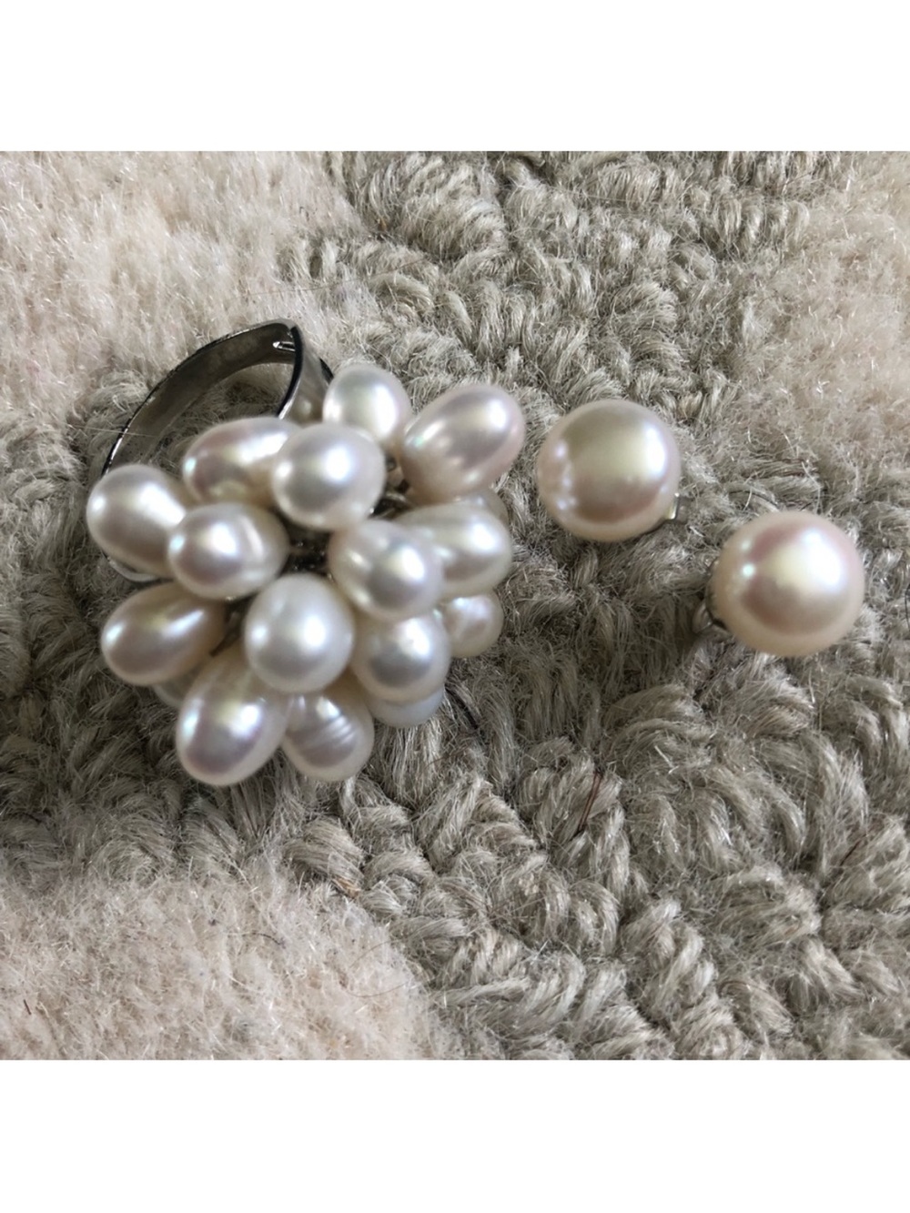 New Genuine Pearl Ring and Earrings Set